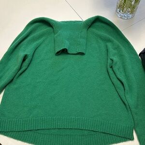 MOVING SALE MUST GO: j. Crew Vibrant Green Turtleneck Sweater
